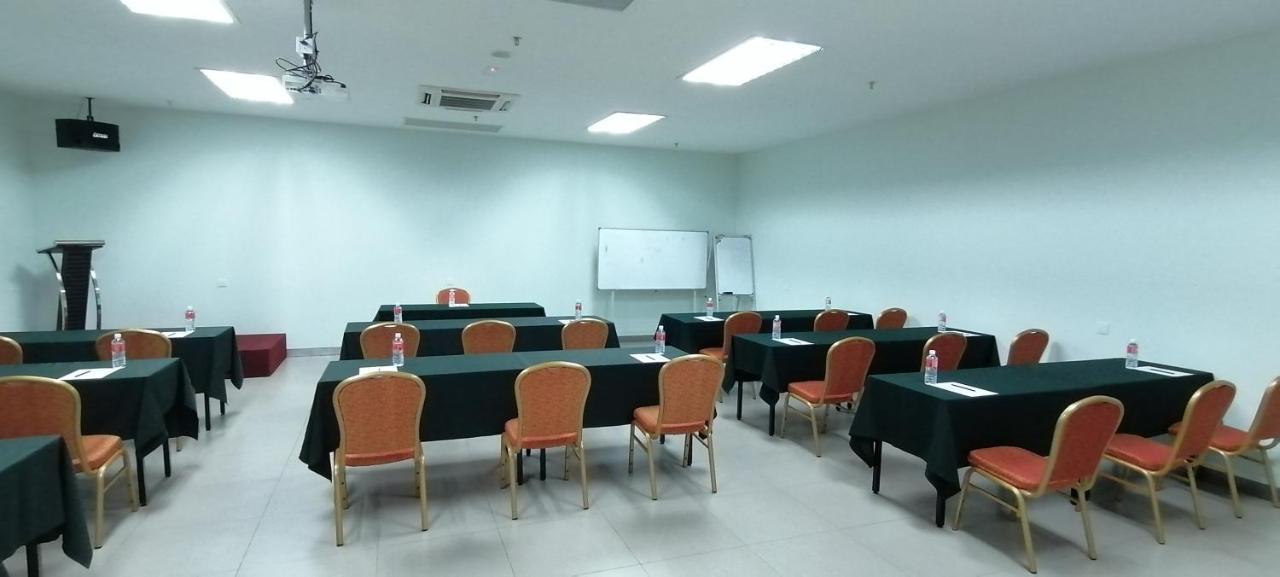 Li Hua Hotel , Bintulu Sentral Exterior photo