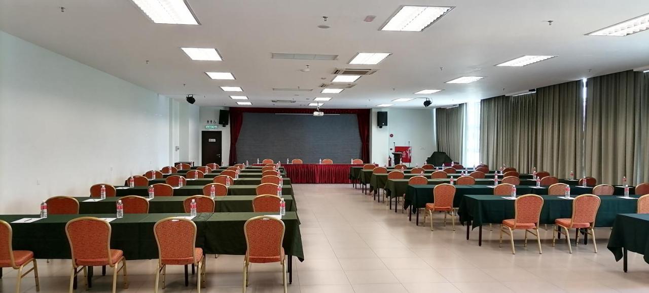 Li Hua Hotel , Bintulu Sentral Exterior photo